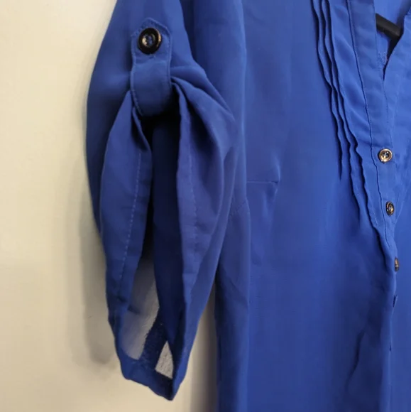 Roll-cuff Sheer Blouse - Picture 4 of 10